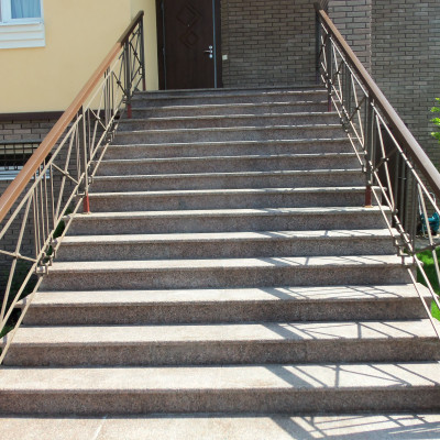 Лестница из гранита Л-2